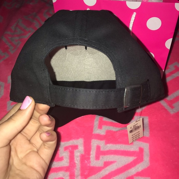 💕NWT VS Pink Hat And Socks - Picture 5 of 6